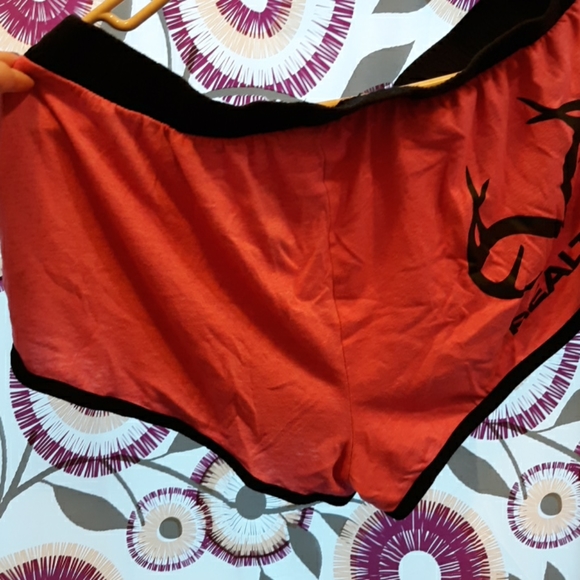 Shorts - Picture 2 of 3